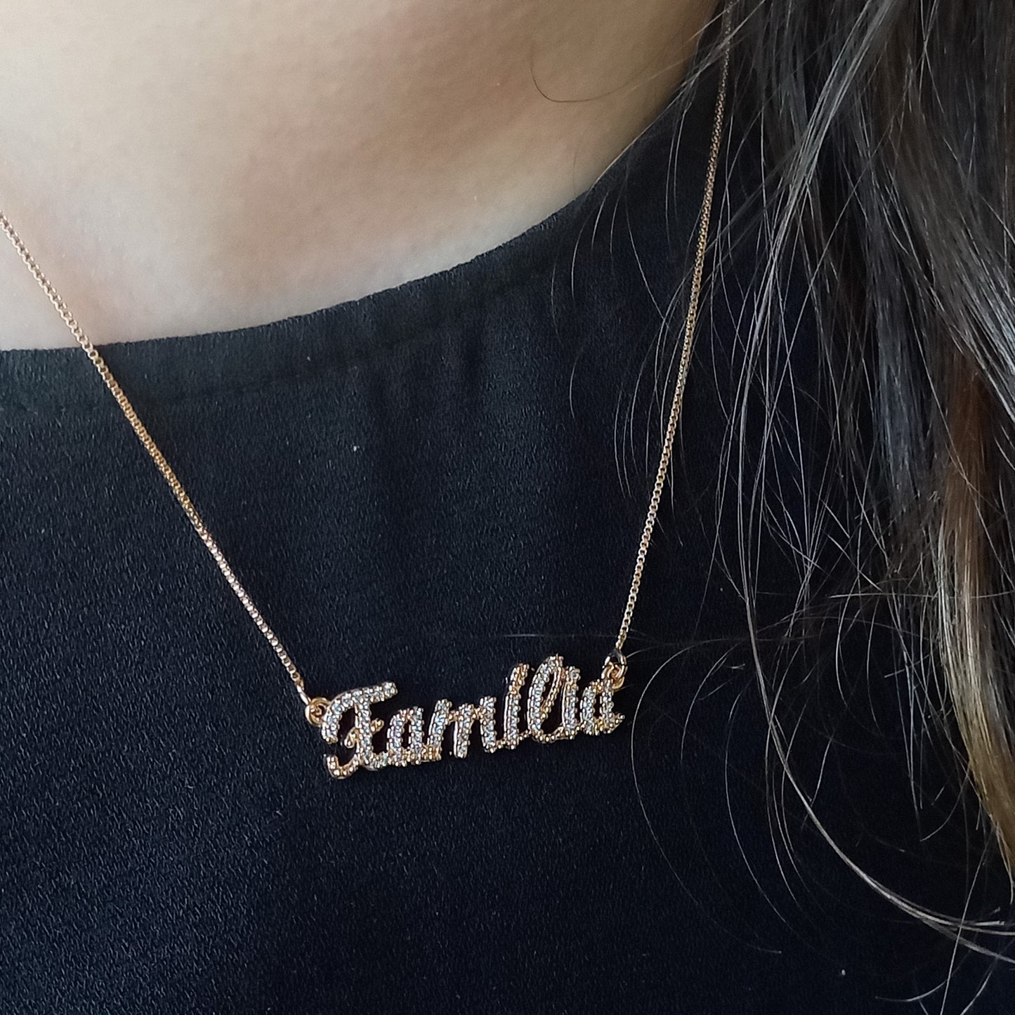 Colar Família Cravejado