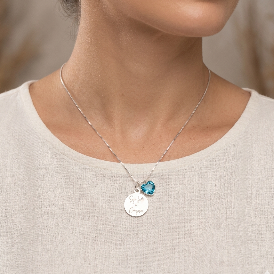 Colar Mini Medalha Seja Forte e Corajosa Prata 925